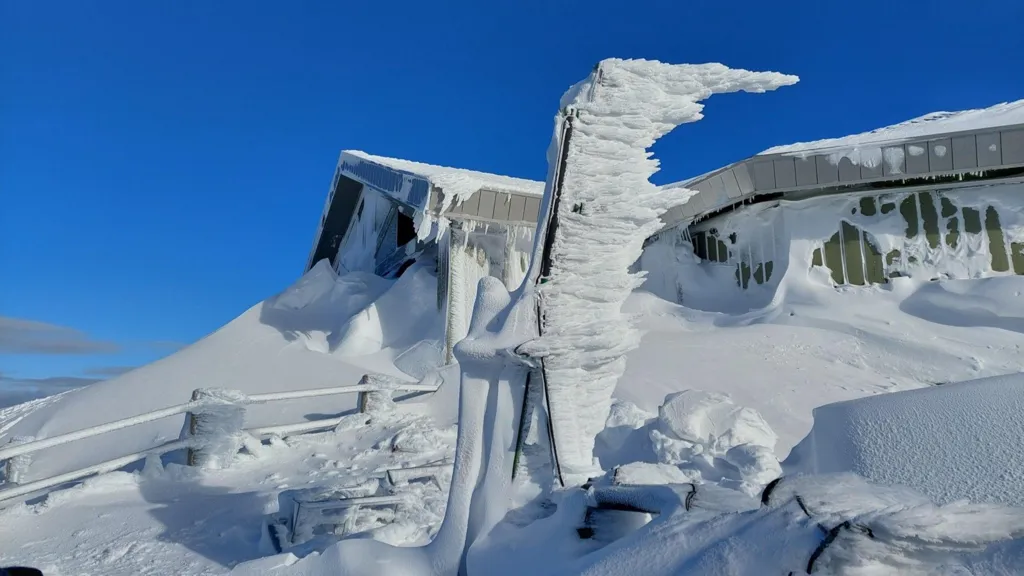 UK Braces for Cold Snap with Snow and Ice Alerts Expected