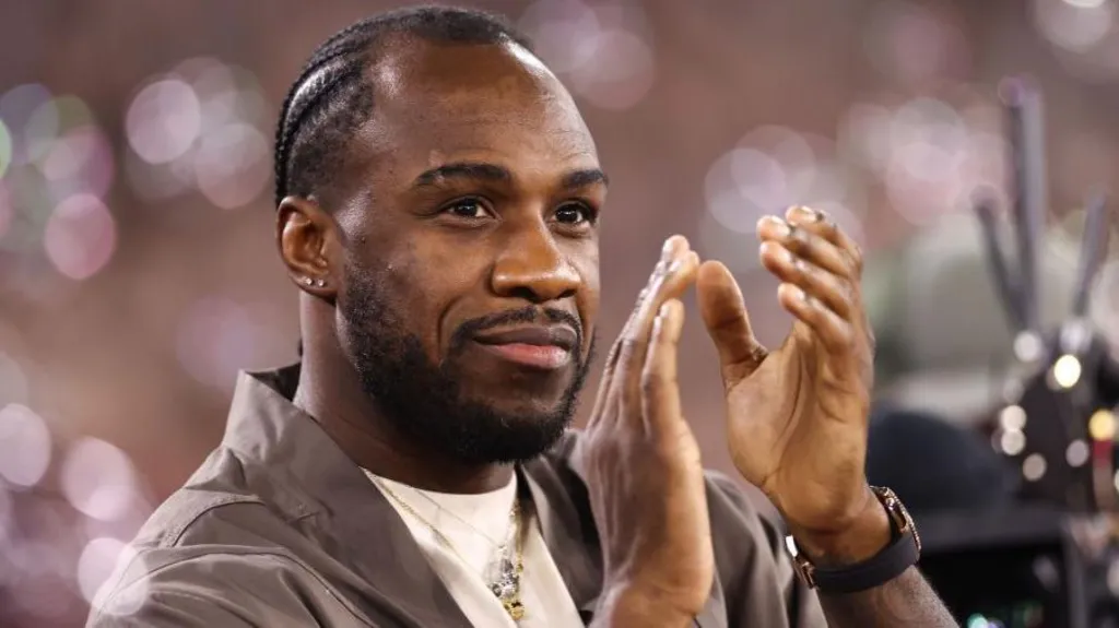 Charlton holds discussions with former West Ham player Antonio