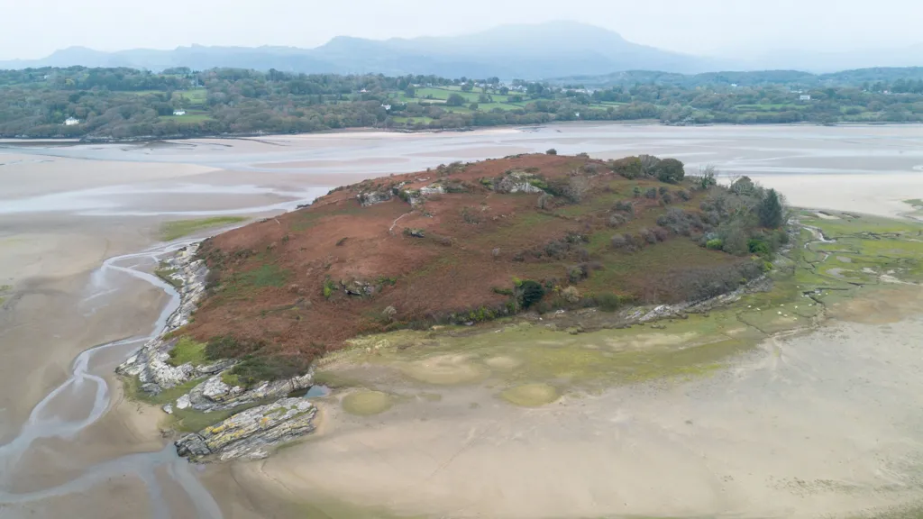 Island on sale for £350k, but buyers must be prepared for estuary crossing