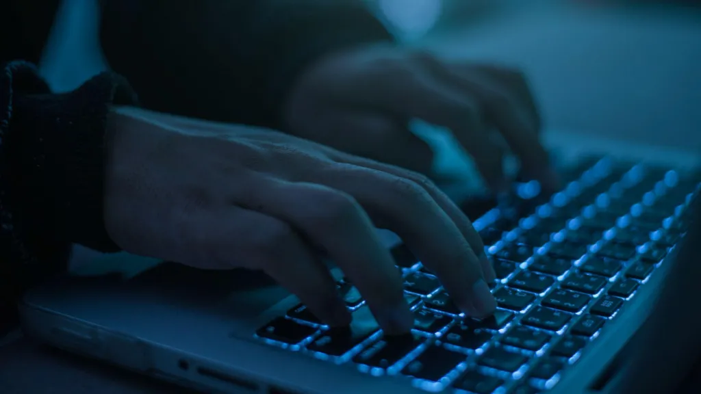 Police staff under investigation for alleged 'key jamming' fraud