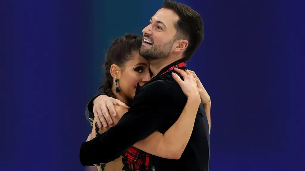 GB's Fear & Gibson miss out on figure skating medal