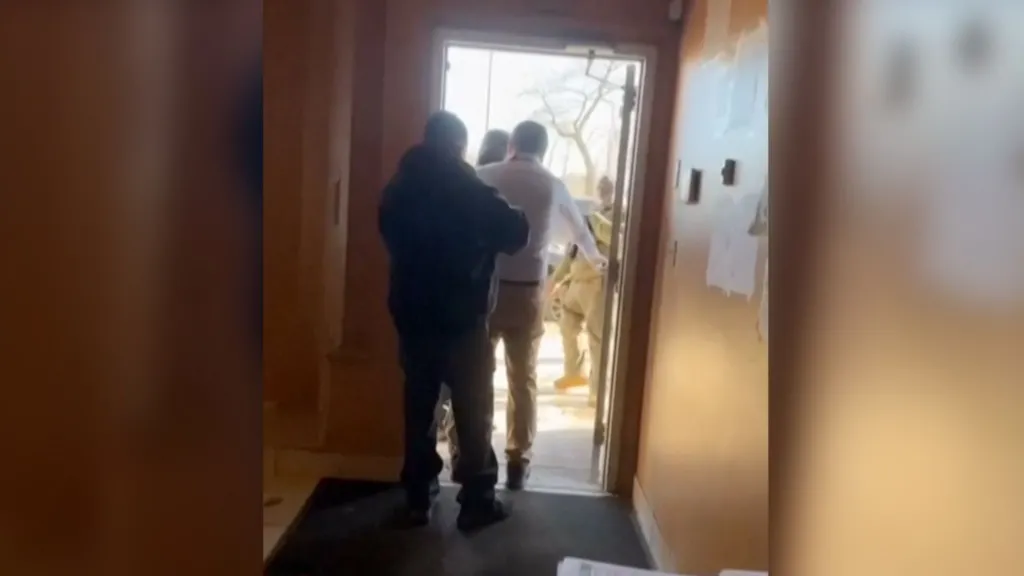 ICE attempt to enter Ecuador's Minneapolis consulate sparks incident