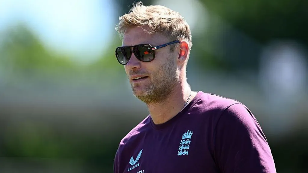 Flintoff to Continue as Lions Coach Until 2027