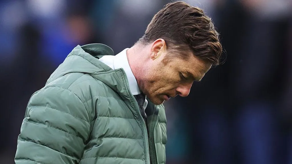 Mansfield's Impressive Win Puts Pressure on Burnley's Parker