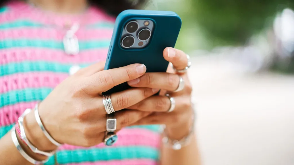 EU tells Meta to let rivals run AI chatbots on WhatsApp