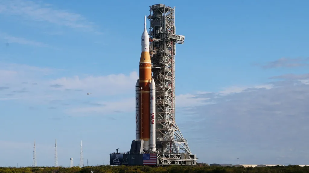 Nasa's Artemis II mission rocket arrives at launch site